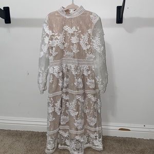 Ivy city gorgeous lace dress 6-7